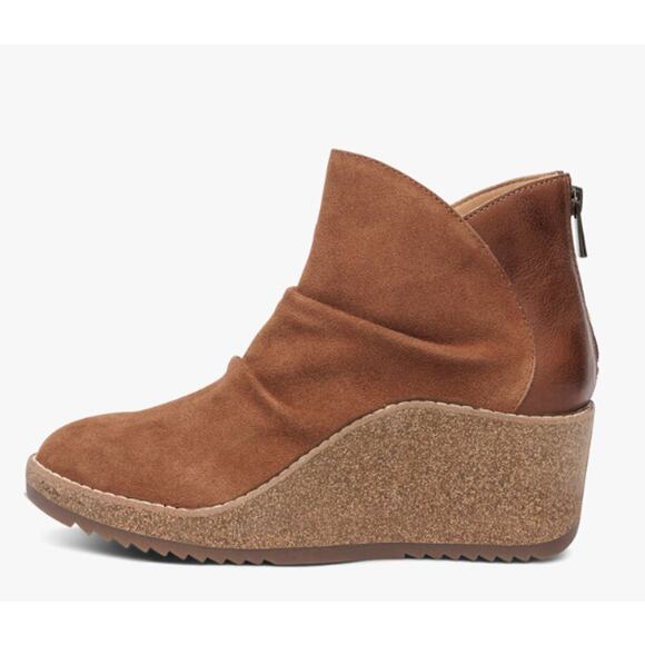 Aetrex Kara Ankle Wedge Boot Suede Leather Bootie | 40 EU (9-9.5) Cognac Brown - Picture 4 of 9